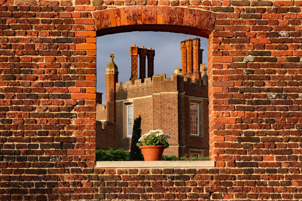 Hampton Court Adobe Stock