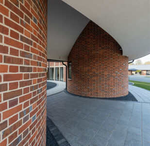 Courtyard entrance 1
