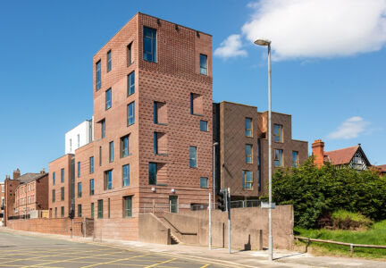 Hunter street end on view
