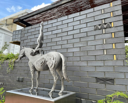 Tom Hiscocks Sculpture Garden close up feature wall